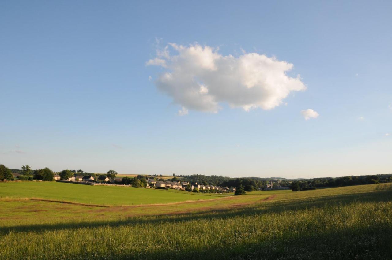 Bed and Breakfast Sur Le Tige Hamois Exterior foto